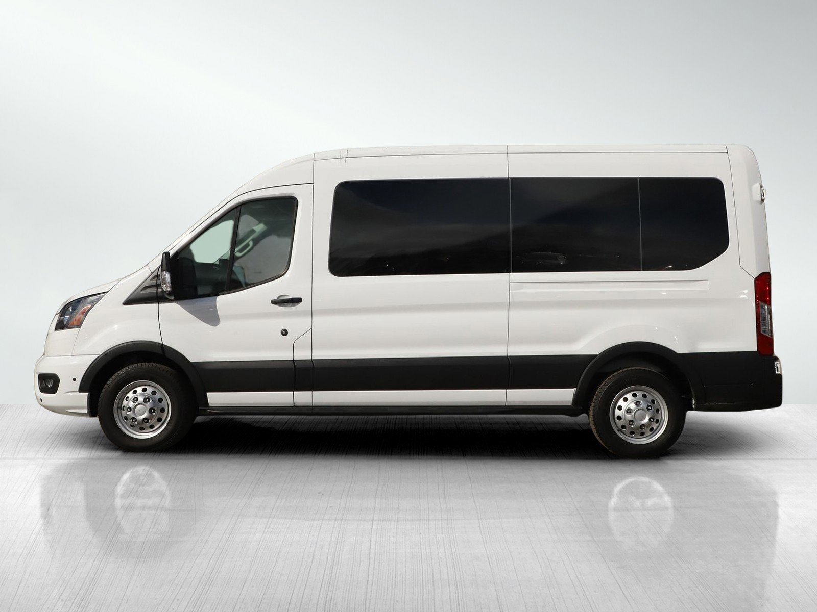 Used 2025 Ford Transit 350 XLT AWD/4WD image 3