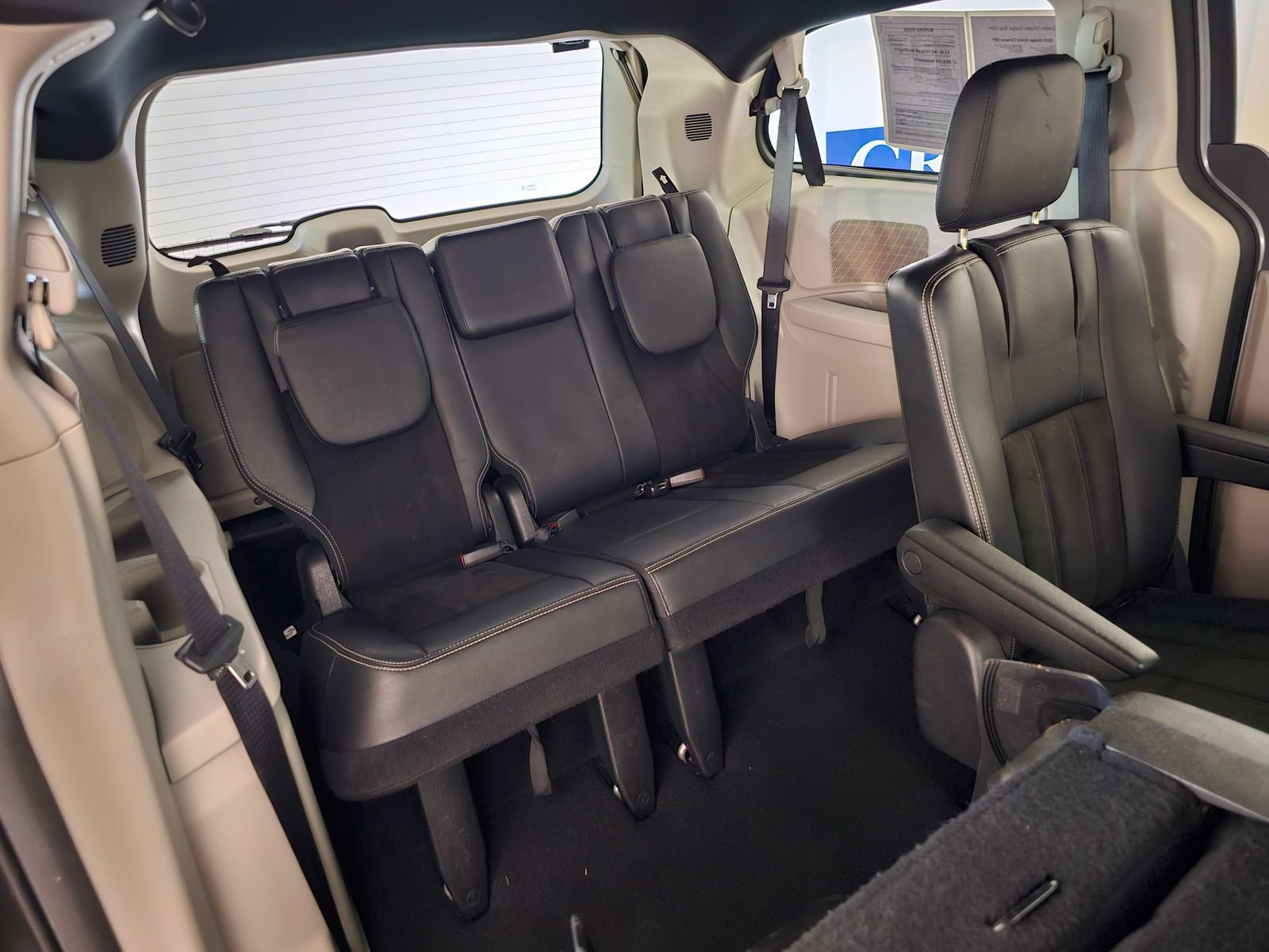 Used 2019 Dodge Grand Caravan SXT FWD image 25