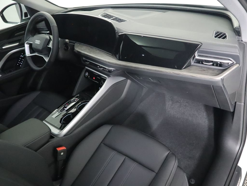 Used 2025 Audi Q5 Premium Plus w/ Premium Plus image 20