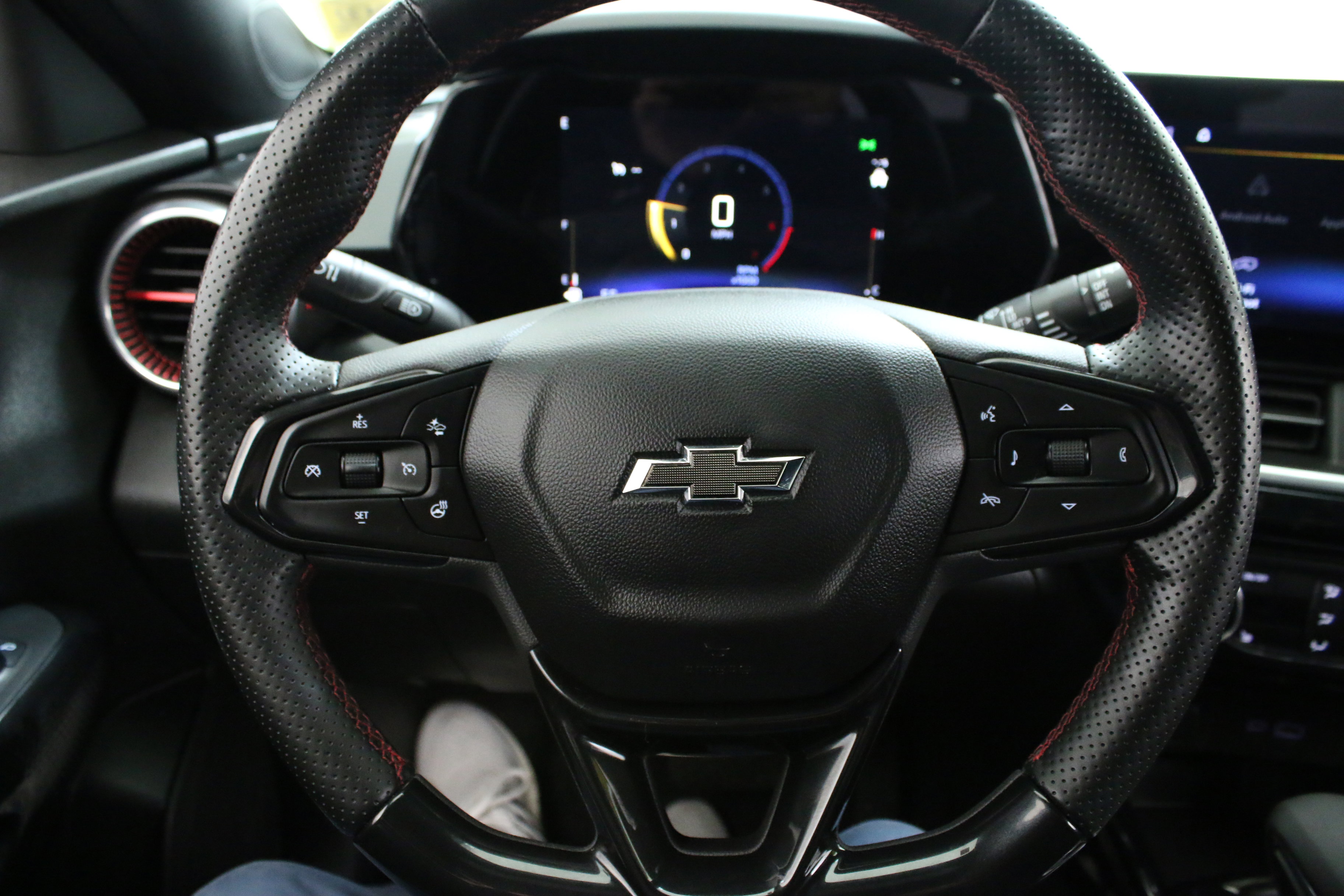 Used 2024 Chevrolet Trax RS w/ Driver Confidence Package image 13