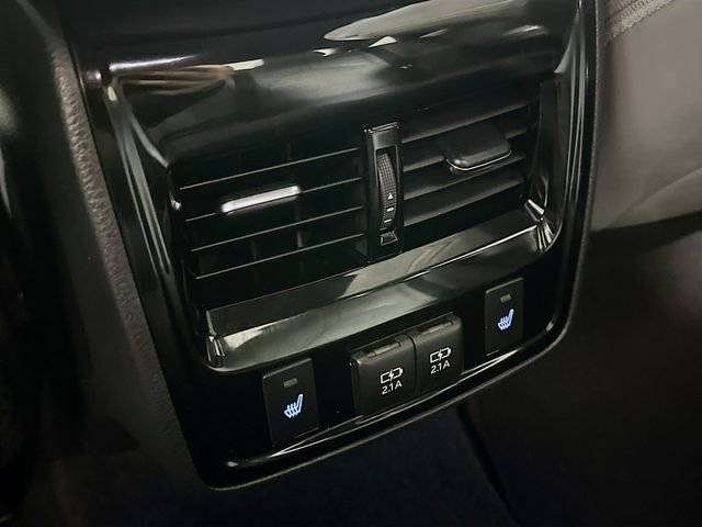 Used 2019 Toyota Avalon Limited image 27