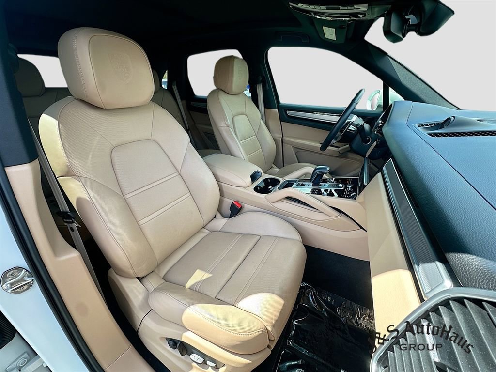 Used 2022 Porsche Cayenne Platinum Edition AWD/4WD image 34