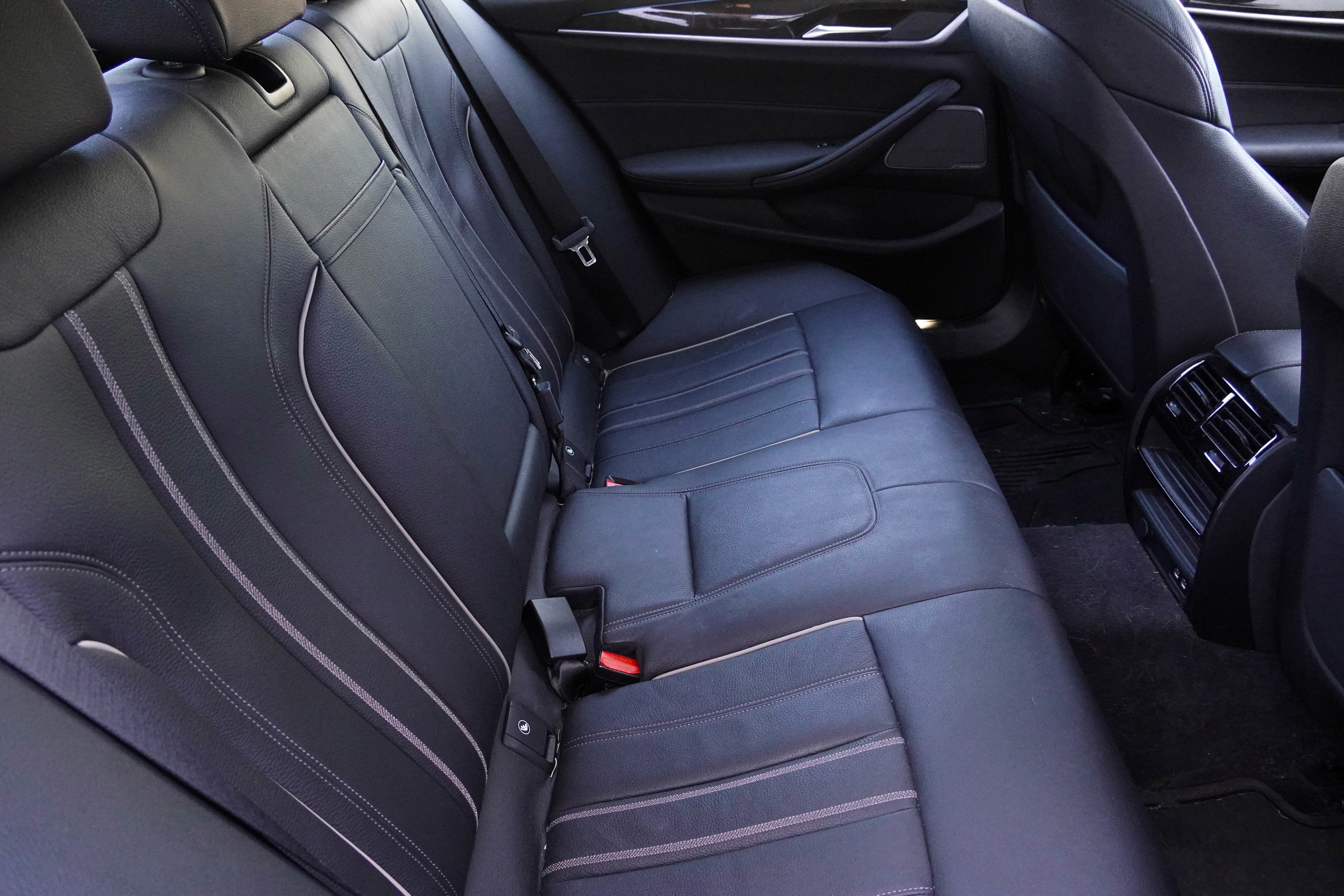 Certified 2023 BMW 530e xDrive w/ Premium Package image 37