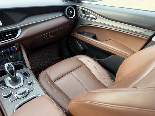 Used 2021 Alfa Romeo Stelvio Ti image 16