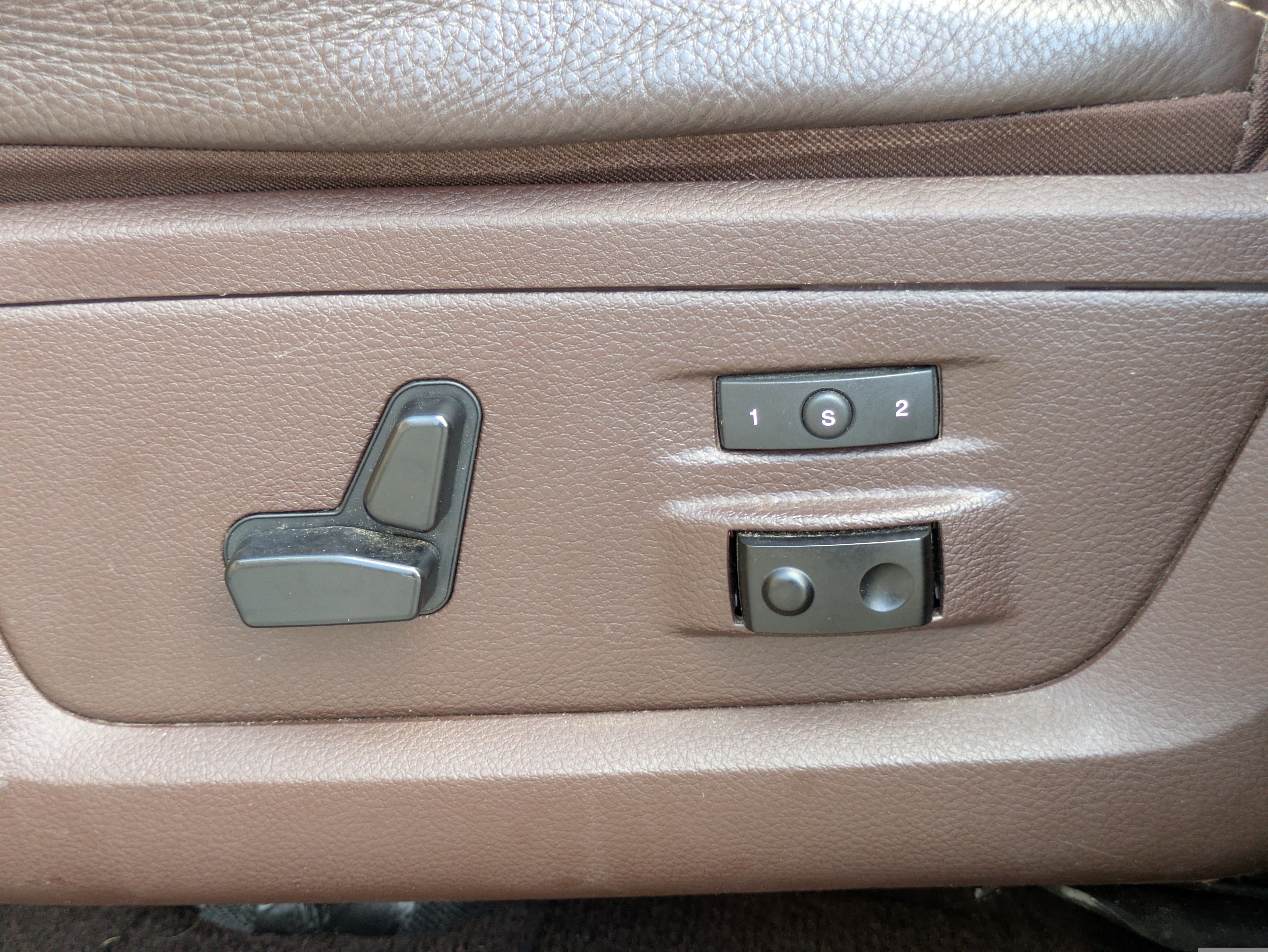 Used 2015 RAM 2500 Longhorn w/ Convenience Group image 20