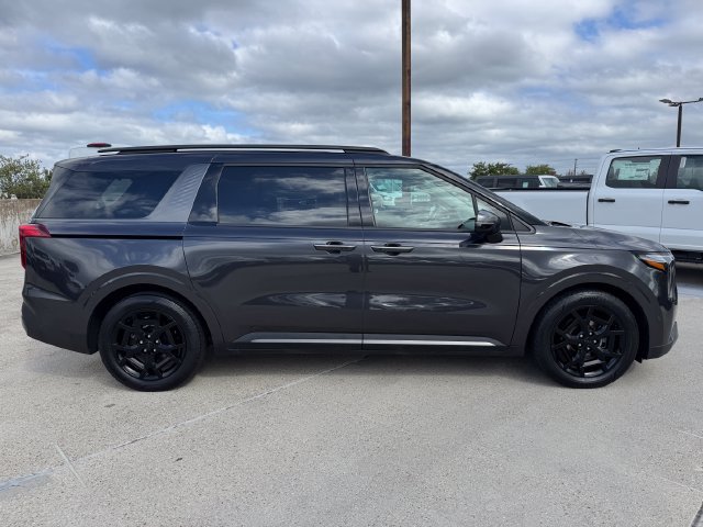 Used 2025 Kia Carnival SX w/ SX Dark Edition Package FWD image 4