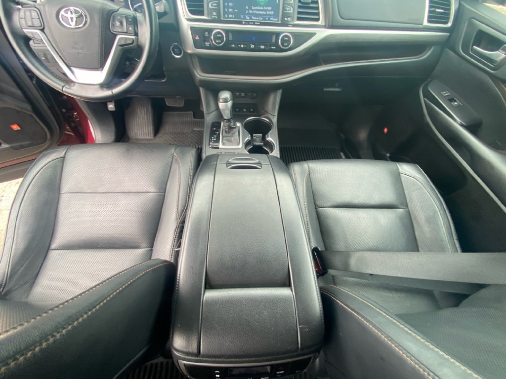 Used 2018 Toyota Highlander Limited AWD/4WD image 11