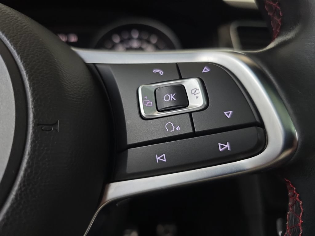 Used 2015 Volkswagen GTI SE w/ Lighting Package (SEL) FWD image 19