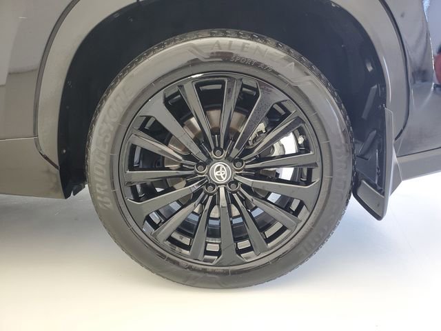 Used 2024 Toyota Highlander XSE FWD image 13