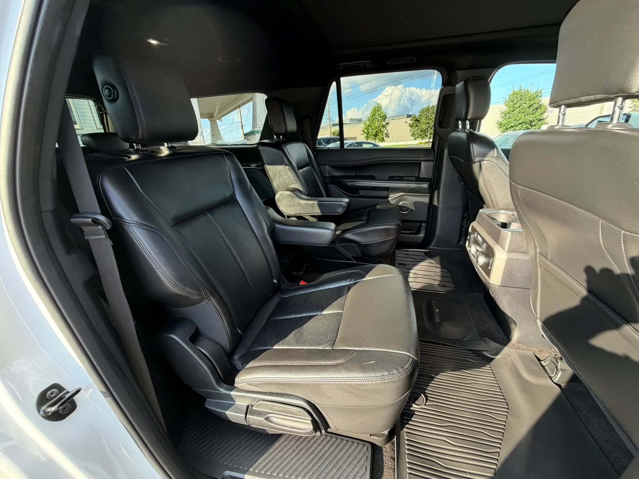 Used 2020 Ford Expedition Max XLT w/ Equipment Group 202A AWD/4WD image 33
