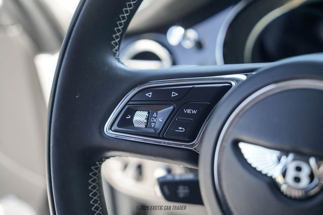 Used 2021 Bentley Bentayga AWD/4WD image 44