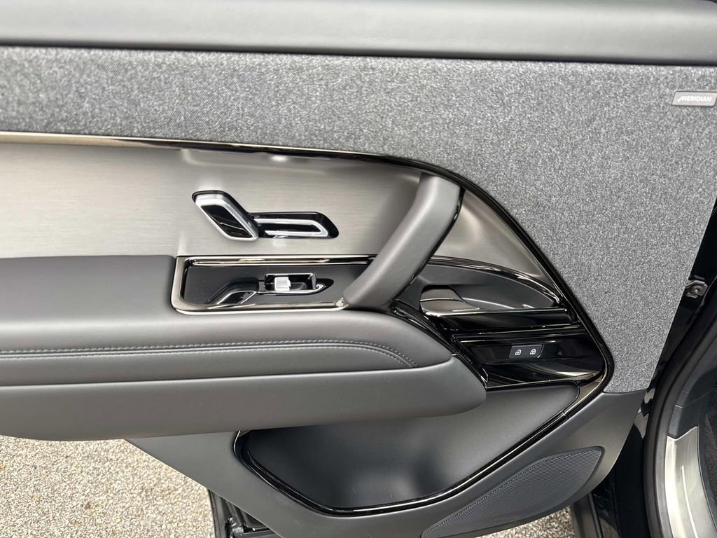 New 2026 Land Rover Range Rover Sport Dynamic SE AWD/4WD image 13
