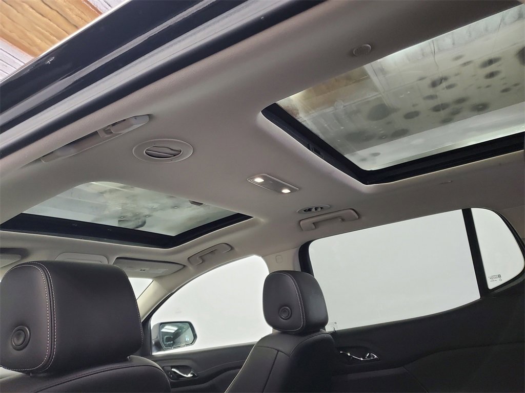 Used 2023 GMC Acadia Denali w/ Black Diamond Edition image 6