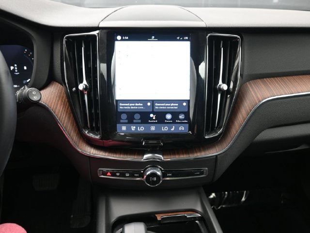 Used 2023 Volvo XC60 B5 Plus w/ Climate Package AWD/4WD image 13