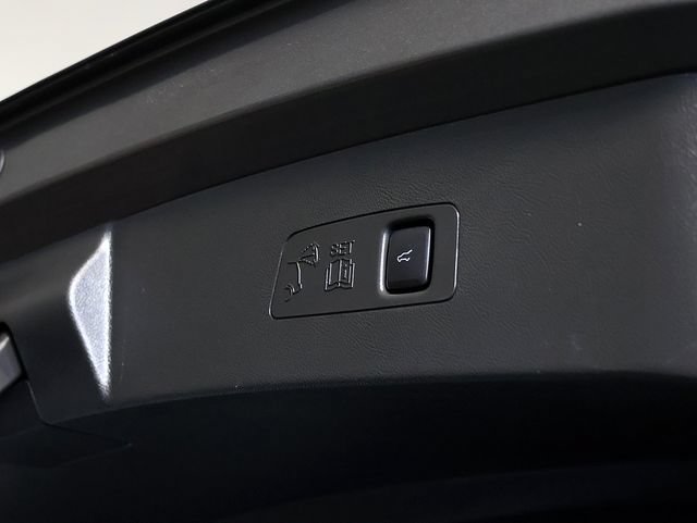 Used 2023 Lincoln Corsair FWD w/ Equipment Group 101A image 32
