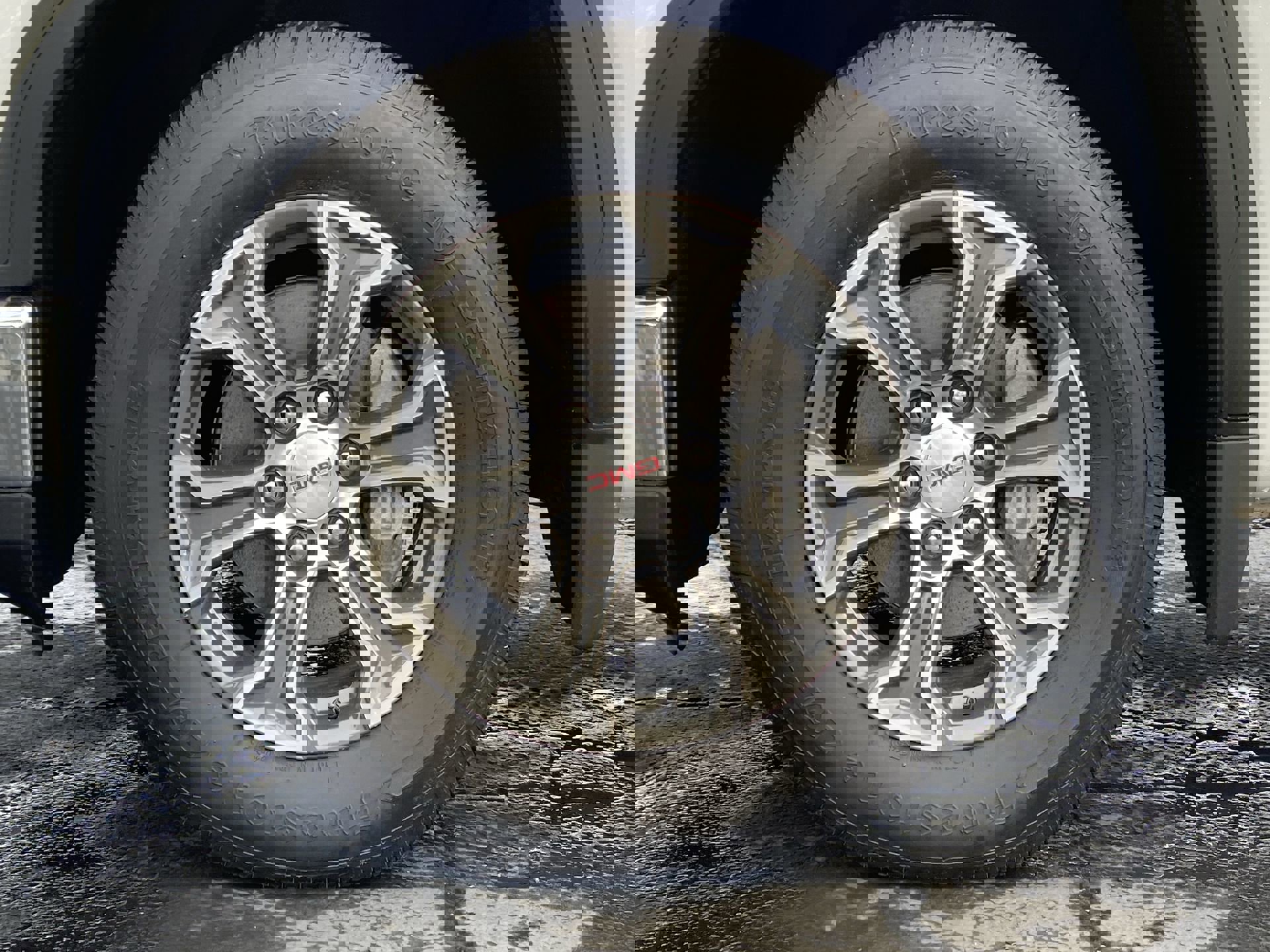 Used 2024 GMC Sierra 1500 SLT image 32