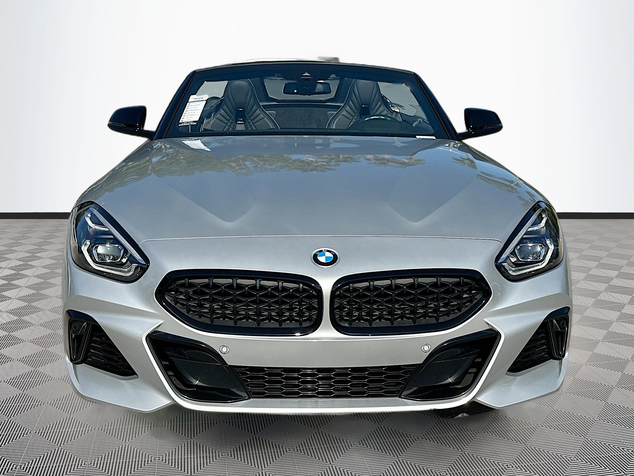 Used 2022 BMW Z4 M40i w/ Premium Package image 2