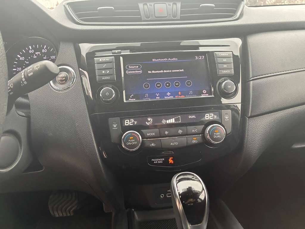 Used 2020 Nissan Rogue SV FWD image 12