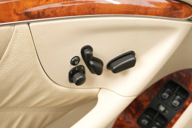 Used 2004 Mercedes-Benz CLK 320 Cabriolet image 42