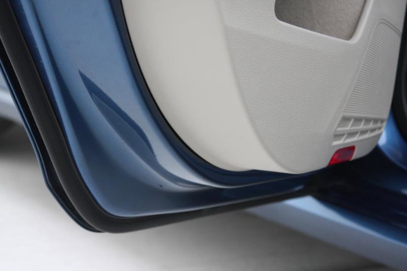 Used 2015 Volkswagen Golf S image 38