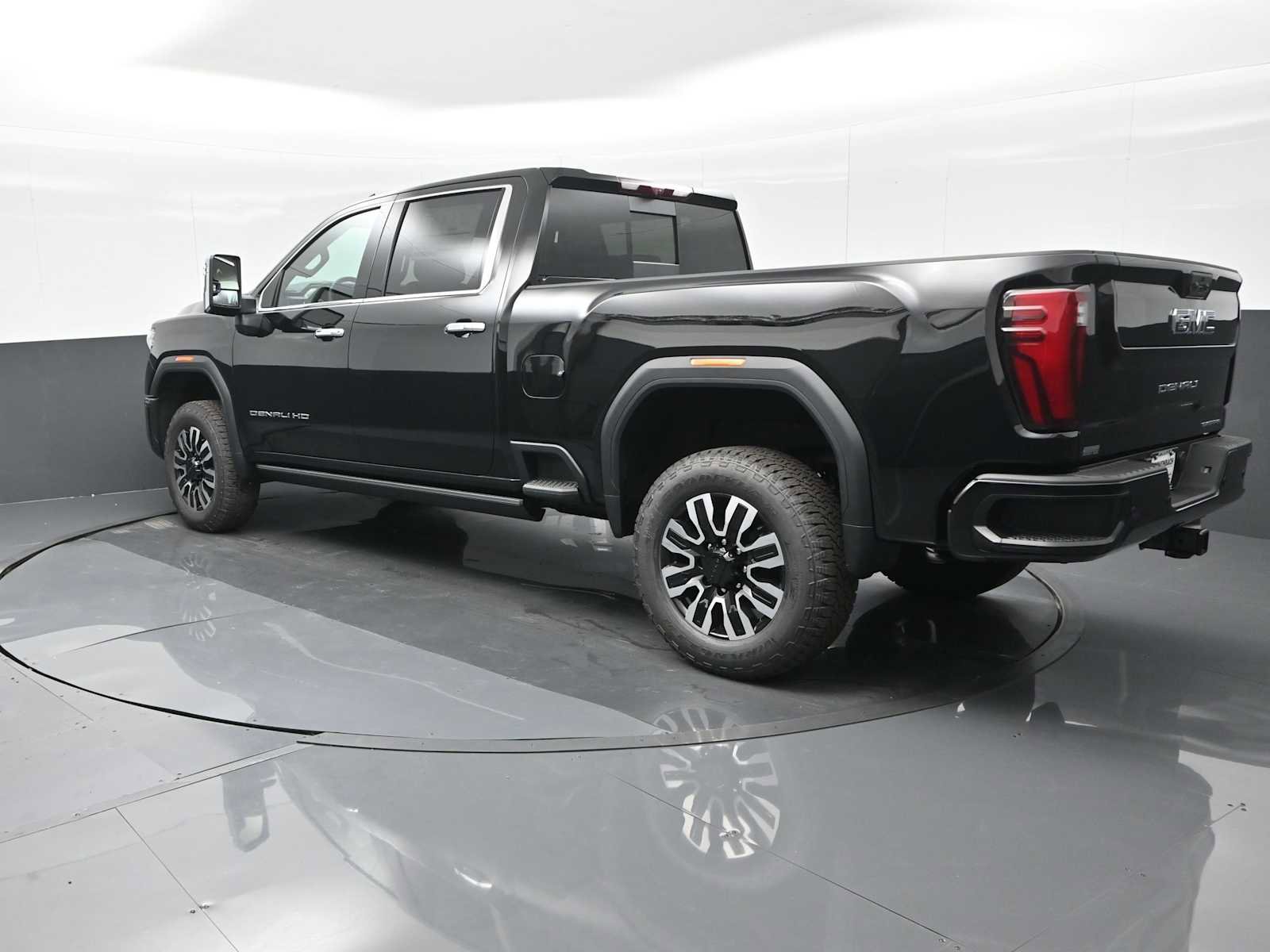 New 2025 GMC Sierra 2500 Denali Ultimate w/ Max Trailering Package image 6