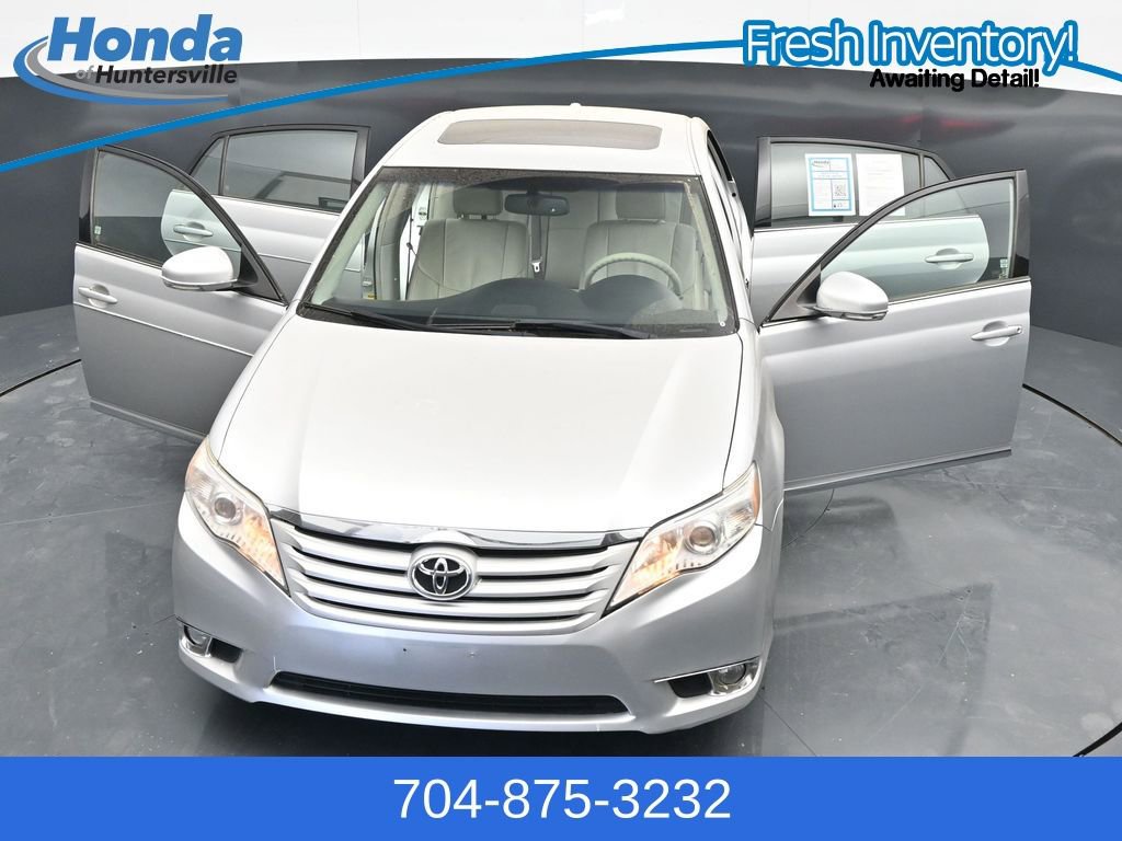 Used 2011 Toyota Avalon Limited FWD image 28
