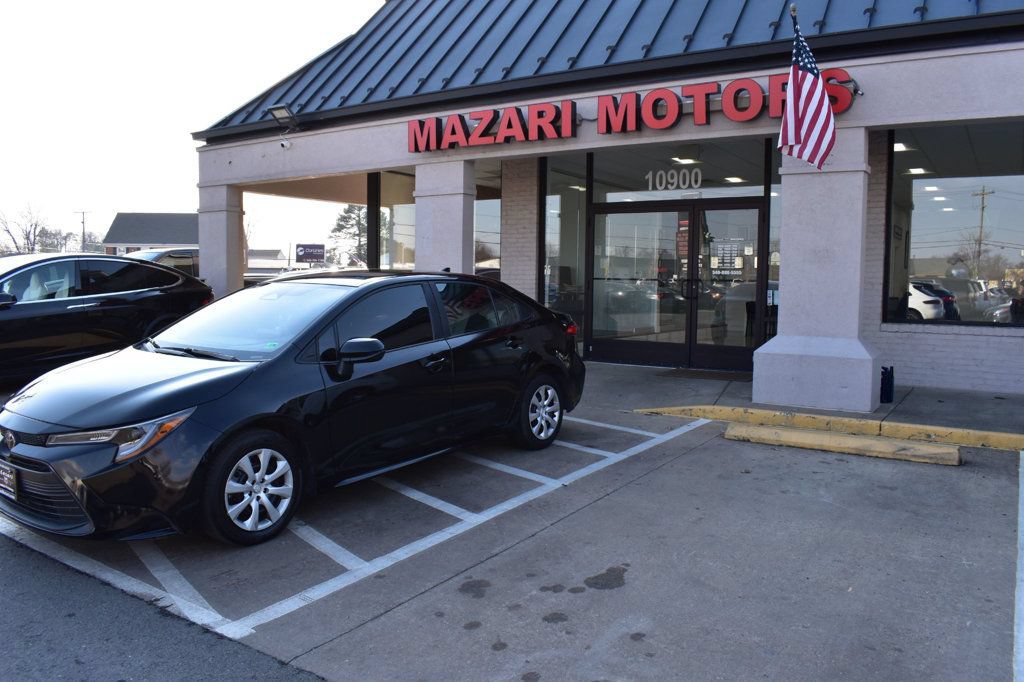 Used 2024 Toyota Corolla LE FWD image 9