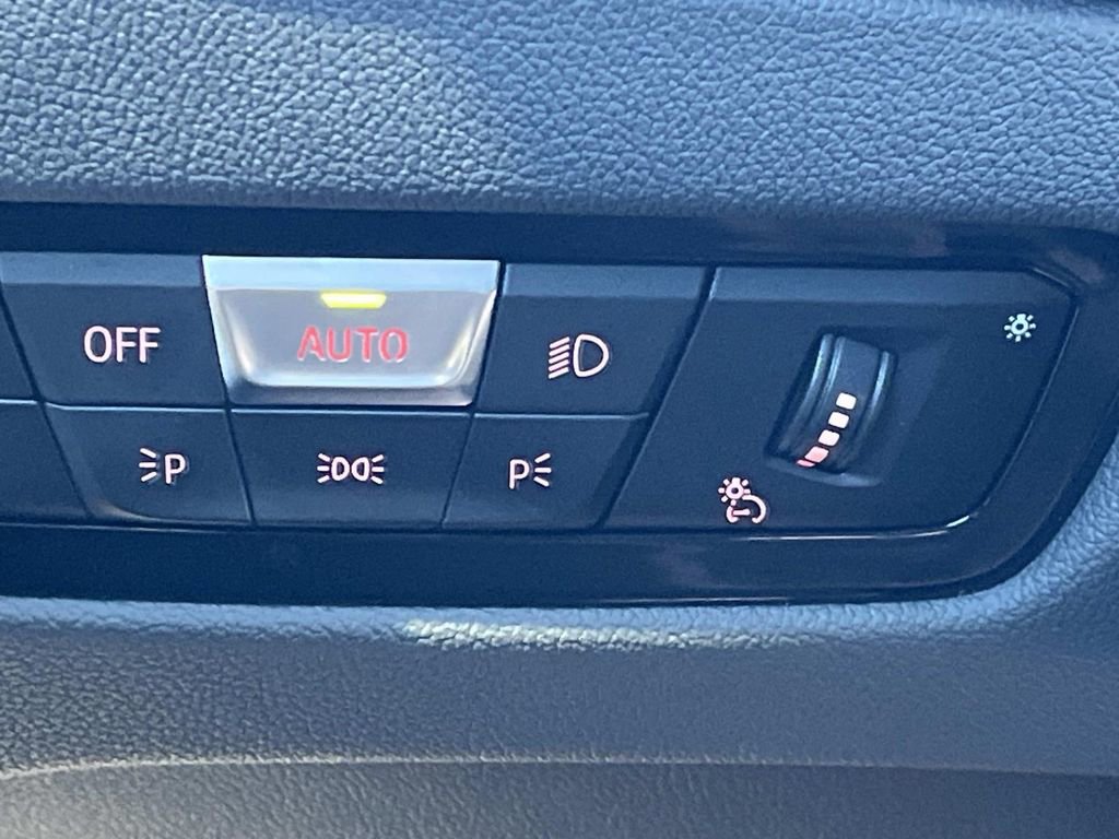 Used 2025 BMW 330i xDrive Sedan image 32