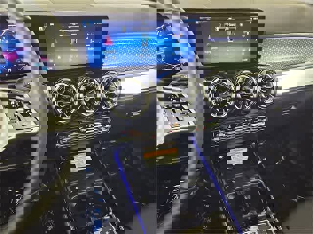 Used 2025 Mercedes-Benz GLB 250 GLB 250 image 29