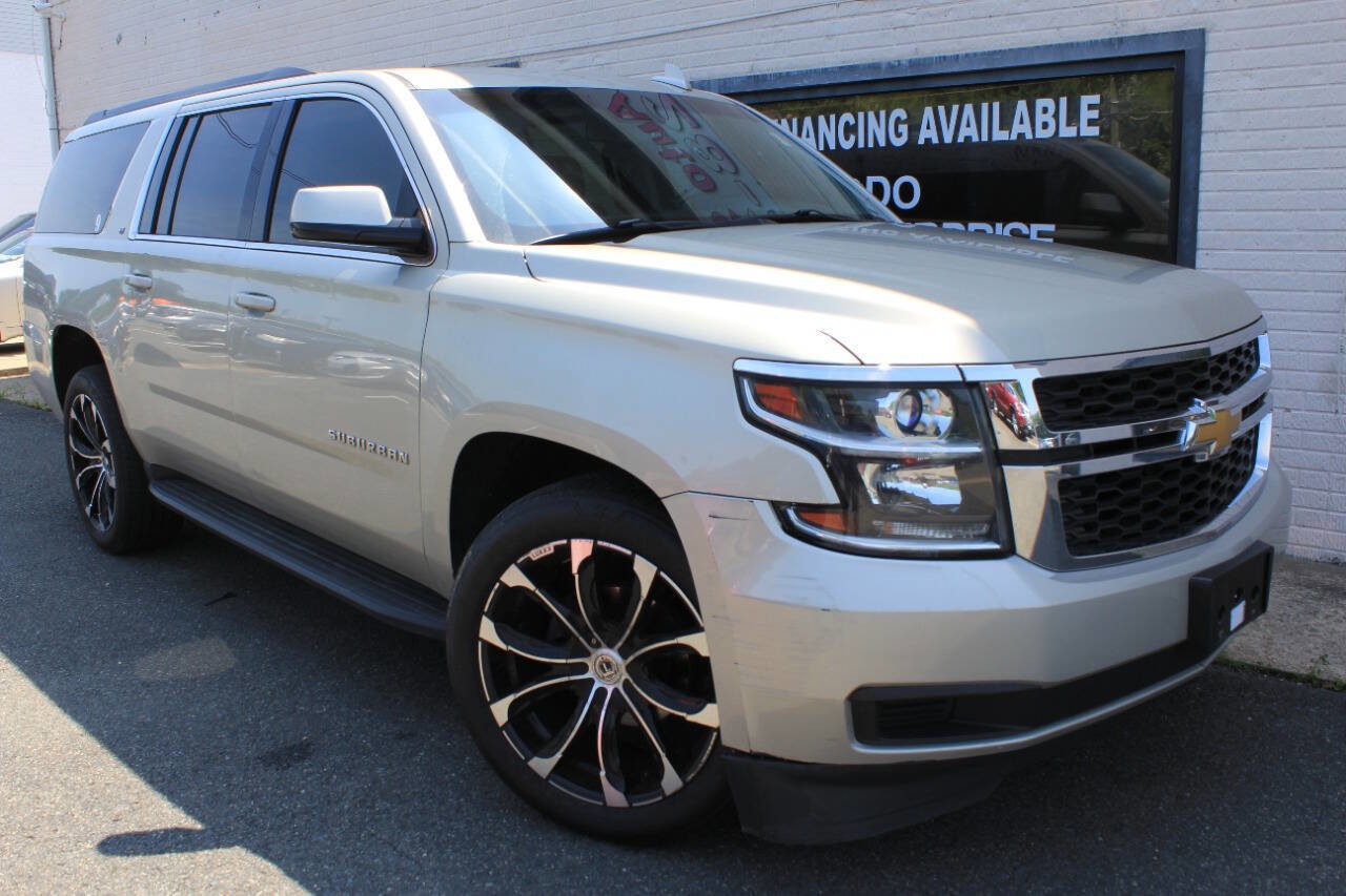 Used 2017 Chevrolet Suburban LT image 10