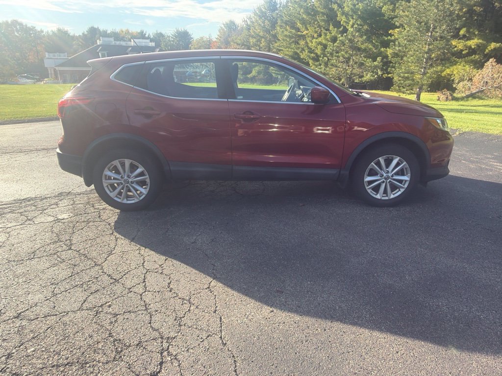 Used 2019 Nissan Rogue Sport S w/ Appearance Package AWD/4WD image 4