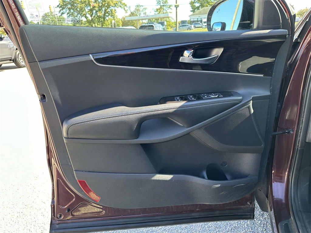 Used 2019 Kia Sorento LX image 20