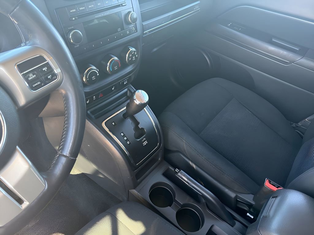 Used 2015 Jeep Patriot Latitude image 10