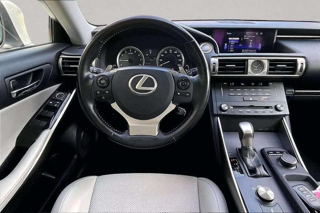 Used 2016 Lexus IS 200t RWD image 9