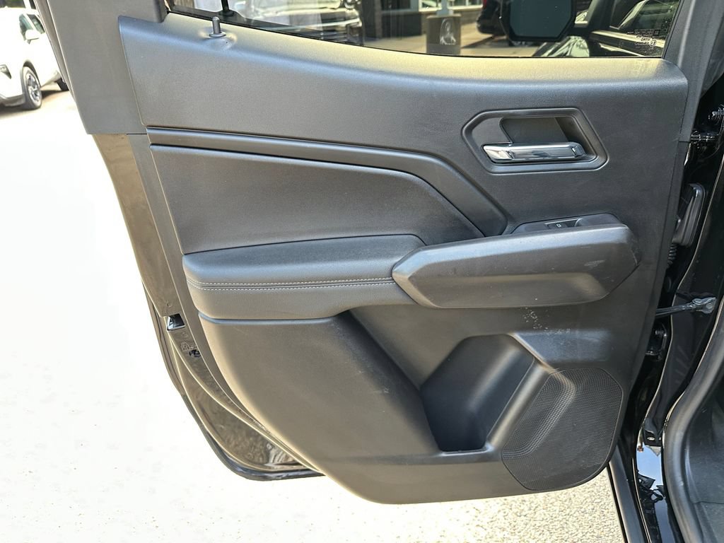 Used 2023 Chevrolet Colorado LT AWD/4WD image 30