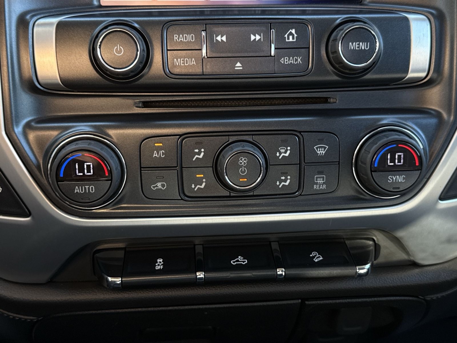 Used 2018 GMC Sierra 1500 SLE w/ SLE Value Package AWD/4WD image 20