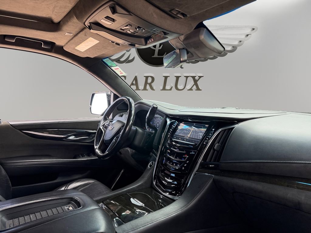 Used 2018 Cadillac Escalade Platinum image 16