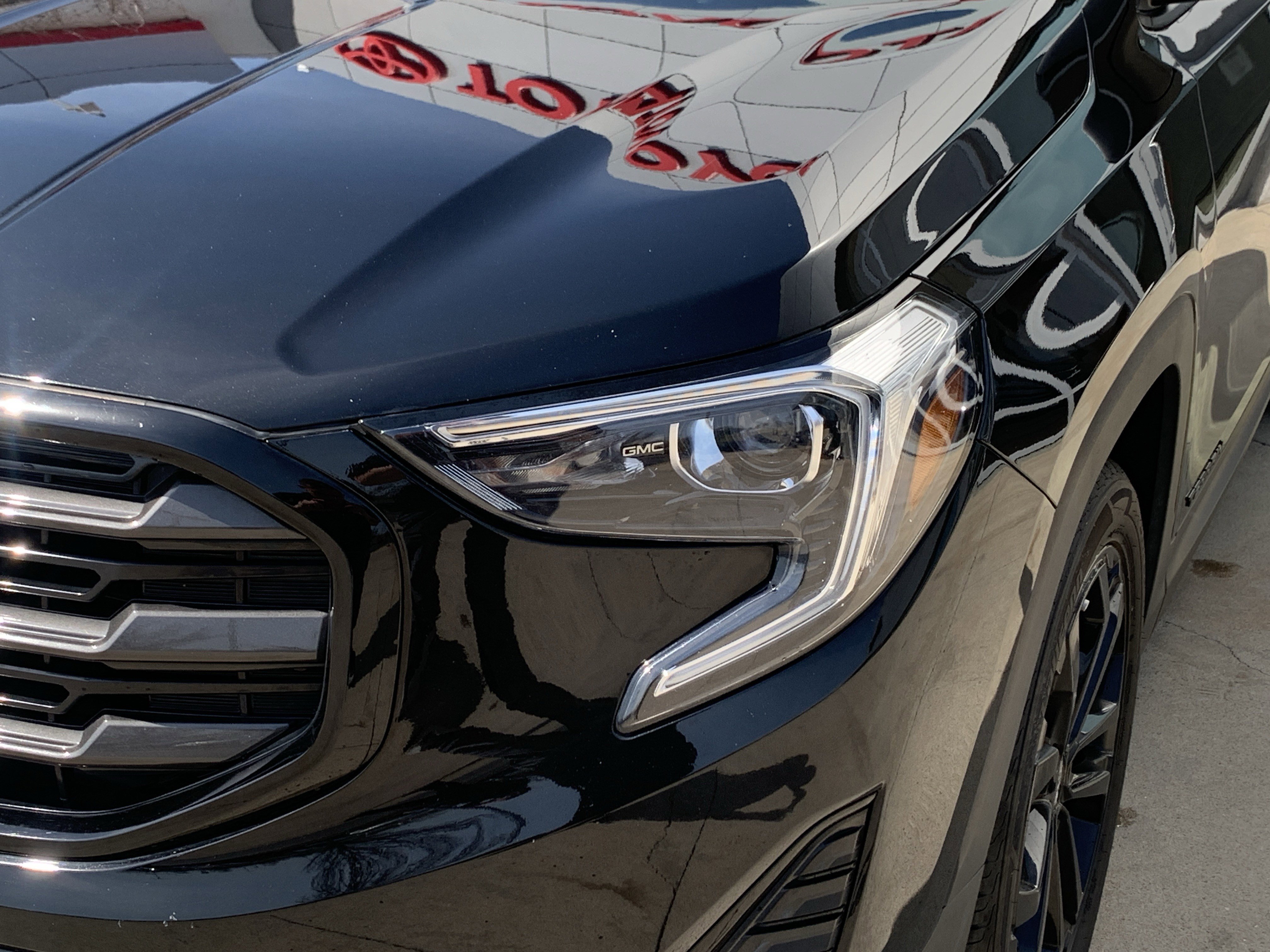 Used 2021 GMC Terrain SLE w/ Elevation Edition image 11