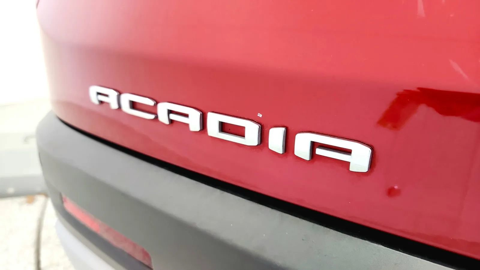 Used 2023 GMC Acadia SLT image 17