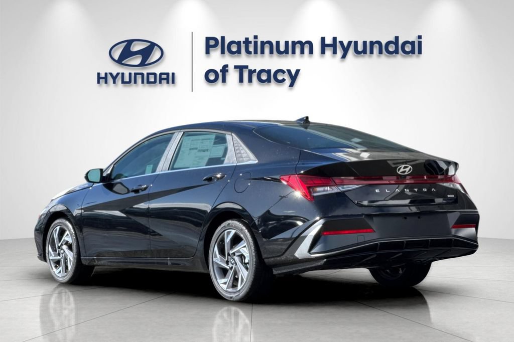 New 2026 Hyundai Elantra Limited FWD image 6
