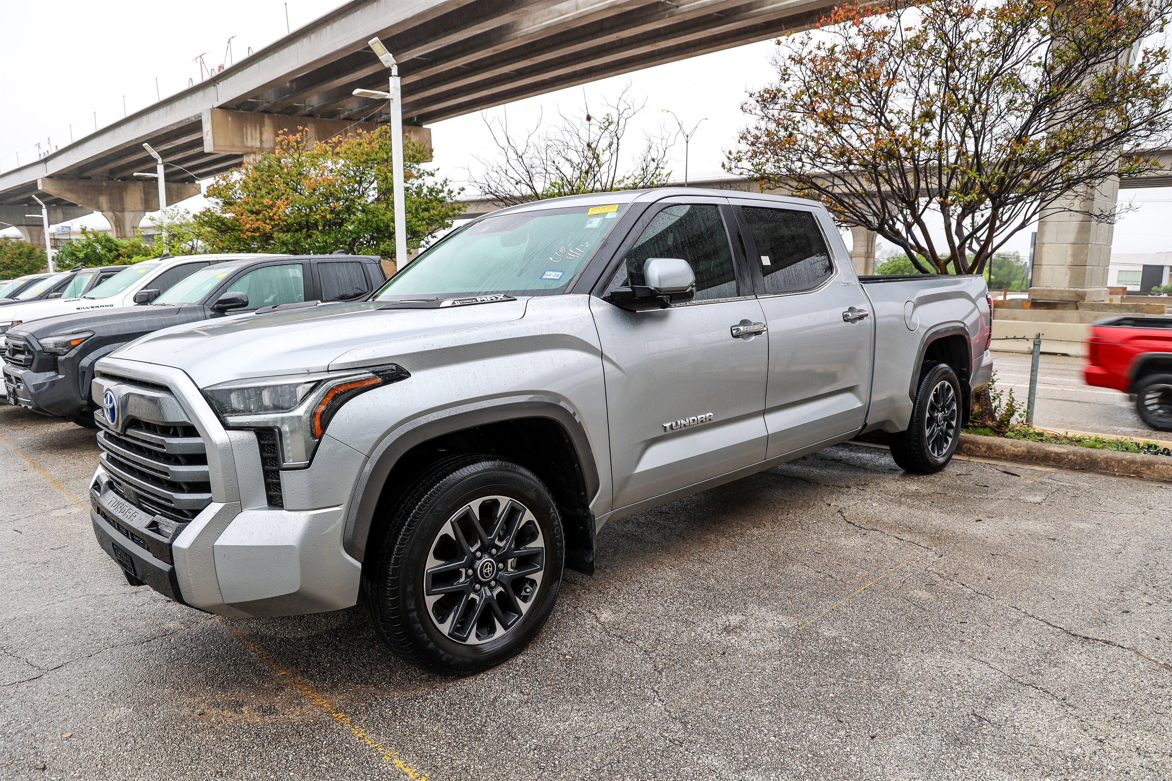 Used 2024 Toyota Tundra Limited AWD/4WD image 3