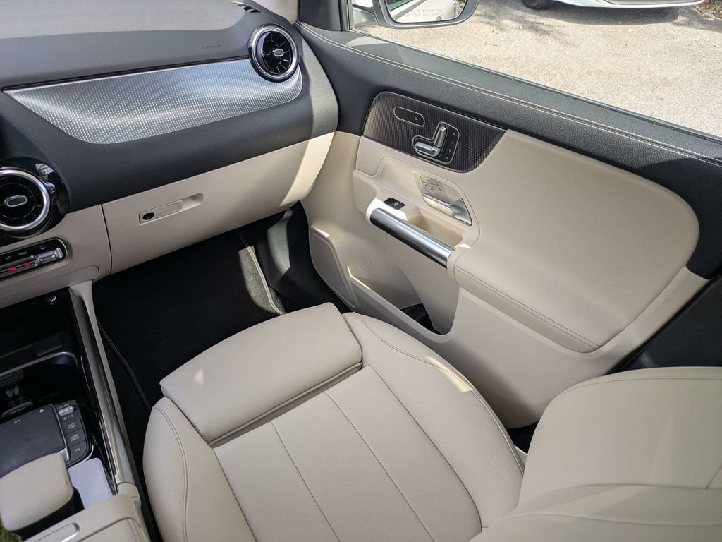 Used 2021 Mercedes-Benz GLA 250 4MATIC image 17
