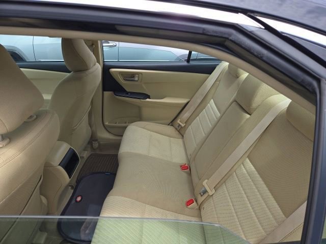 Used 2015 Toyota Camry LE FWD image 12
