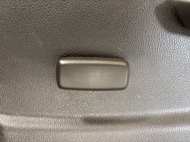 Used 2017 GMC Canyon SLE w/ SLE Convenience Package image 16