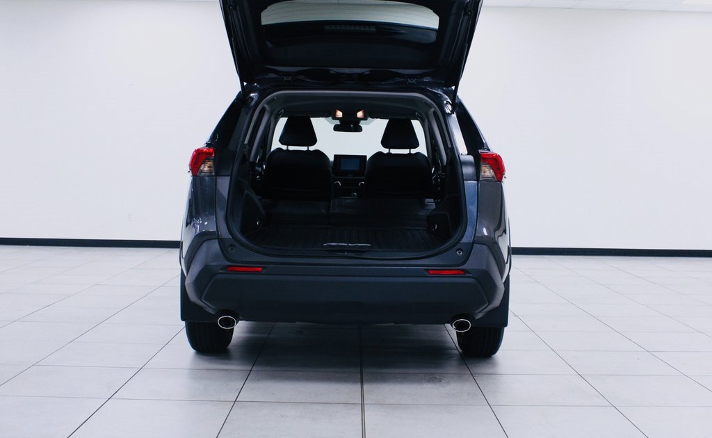 Used 2021 Toyota RAV4 XLE image 25