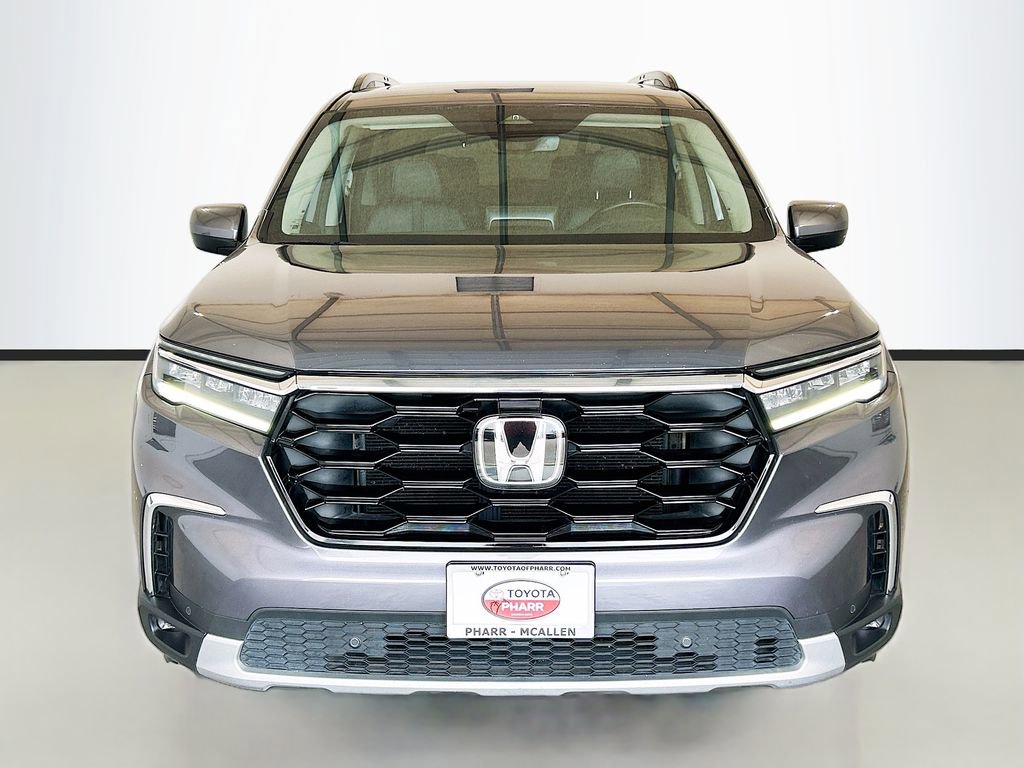 Used 2025 Honda Pilot Touring image 2