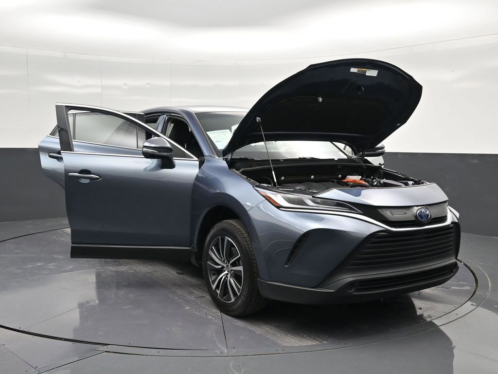 Used 2023 Toyota Venza LE image 41