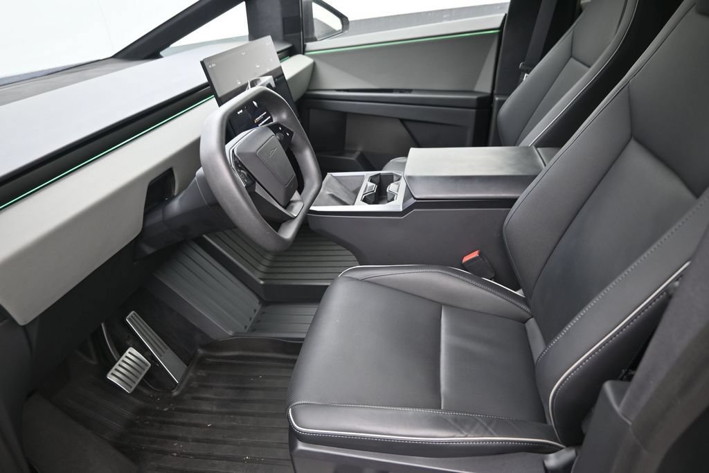 Used 2024 Tesla Cybertruck AWD Crew Cab image 11