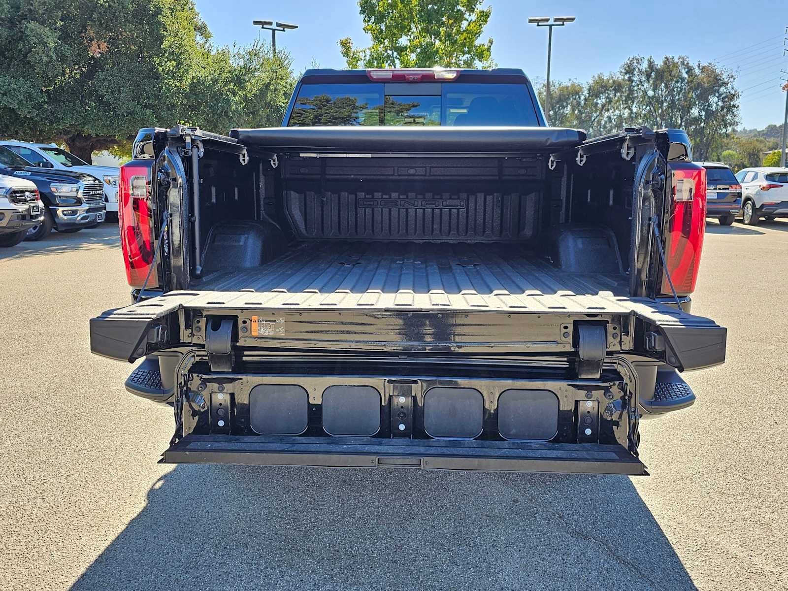 Used 2024 GMC Sierra 2500 Denali w/ Denali Reserve Package image 16