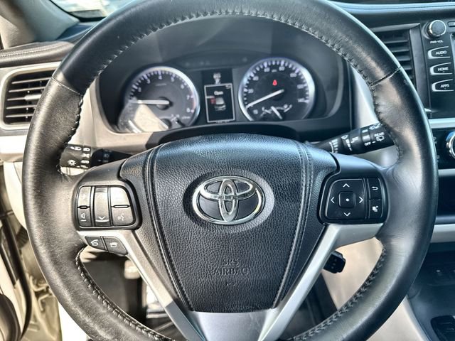 Used 2014 Toyota Highlander XLE image 22